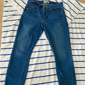 EUC Loft Curvy Skinny Jeans (Size 26/2)